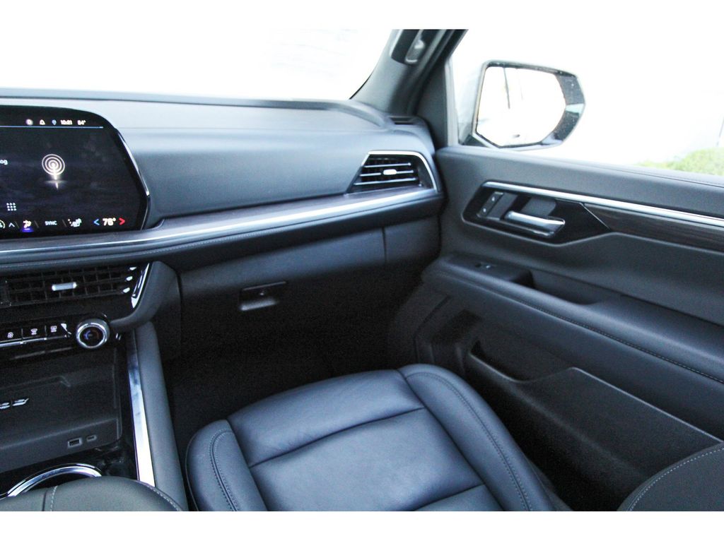 2025 Chevrolet Tahoe LT - 9