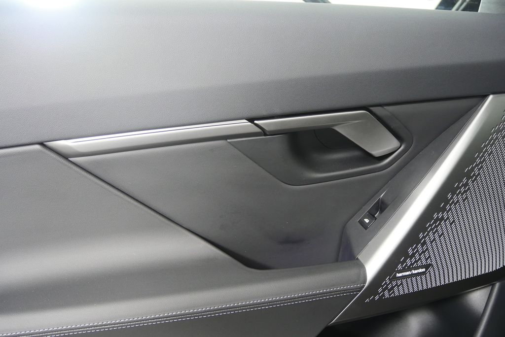 2025 BMW 5 Series 530i 14