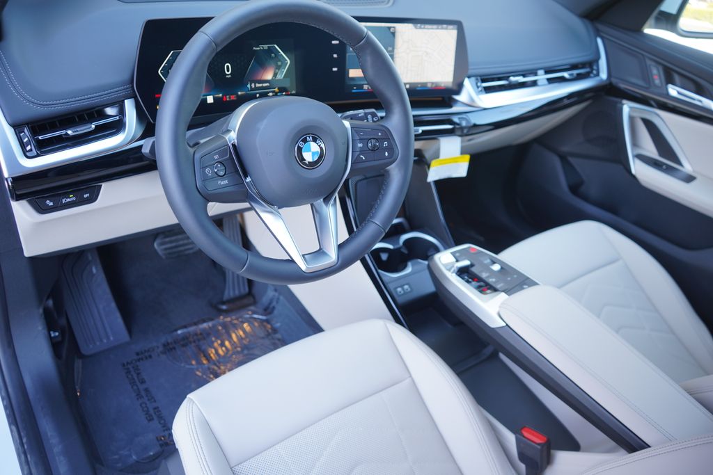 2025 BMW X1 xDrive28i 12