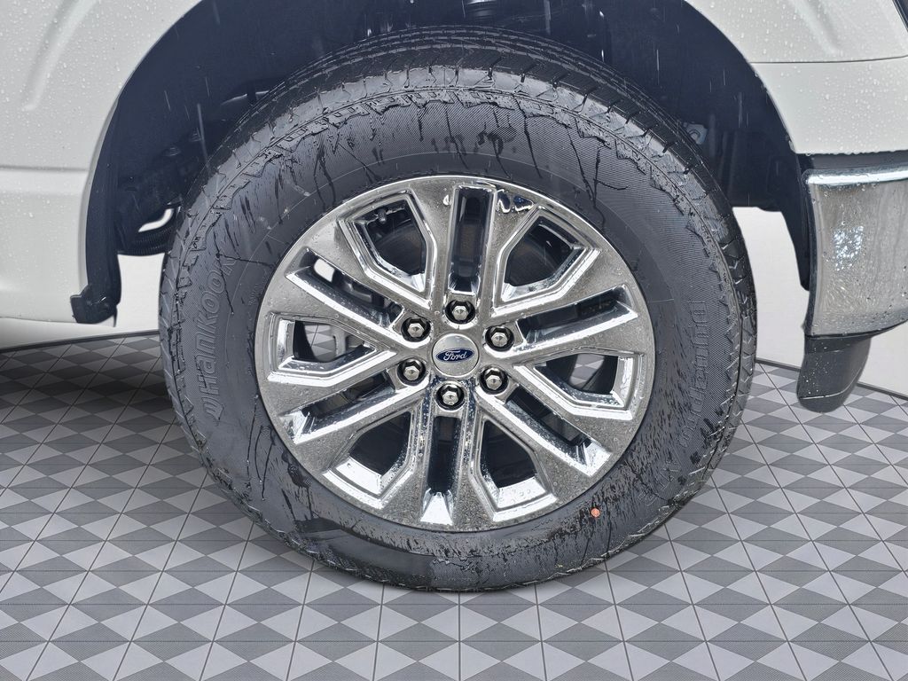 New 2025 White Ford Lariat image 10