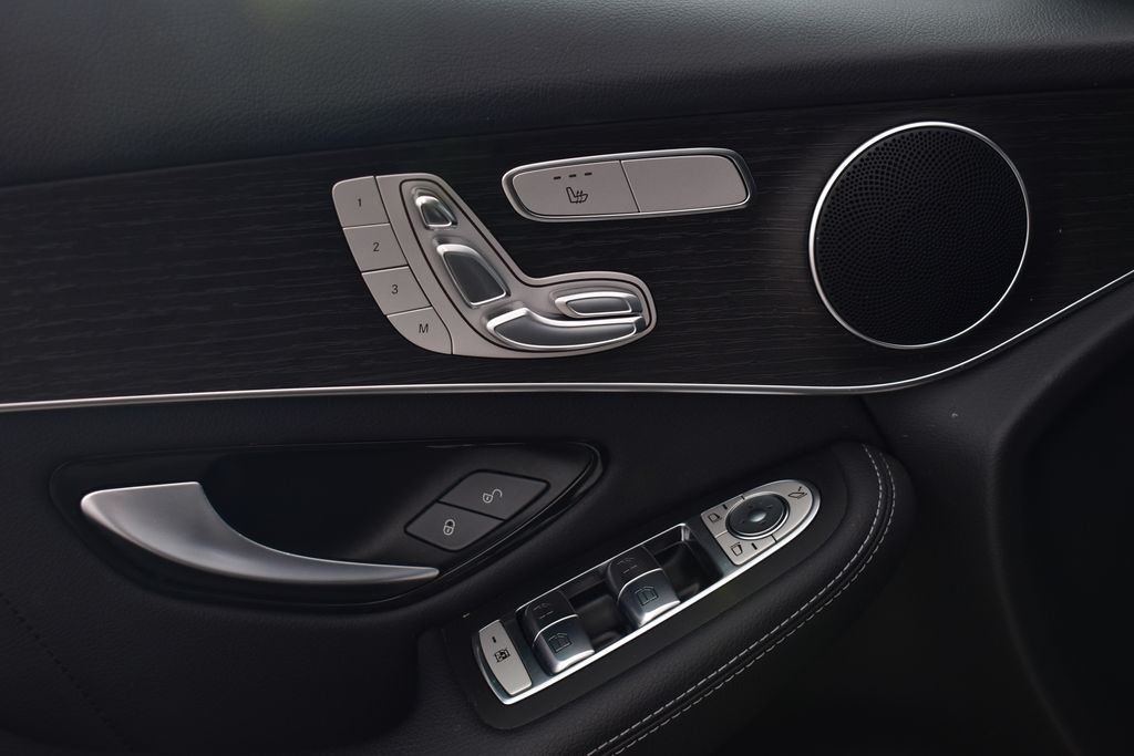 2022 Mercedes-Benz GLC 300 12