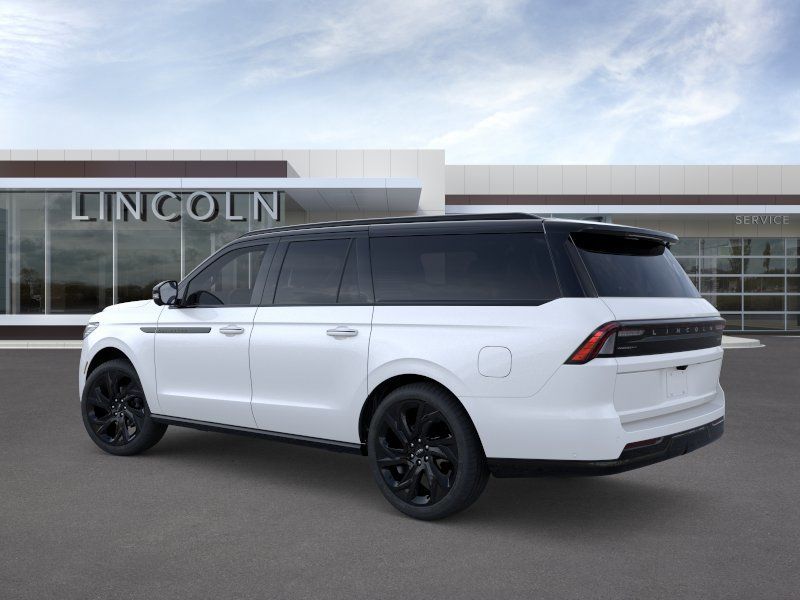 Thumbnail: 2026 Lincoln Navigator L - 4