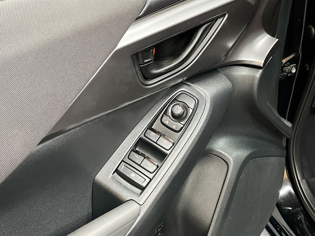 Used 2025 Crystal Black Silica Subaru Base image 17