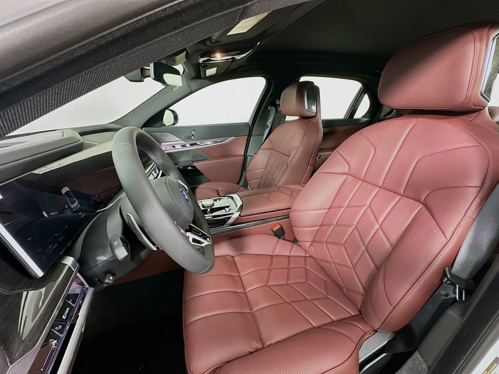 Thumbnail: 2026 BMW 7 Series - 16