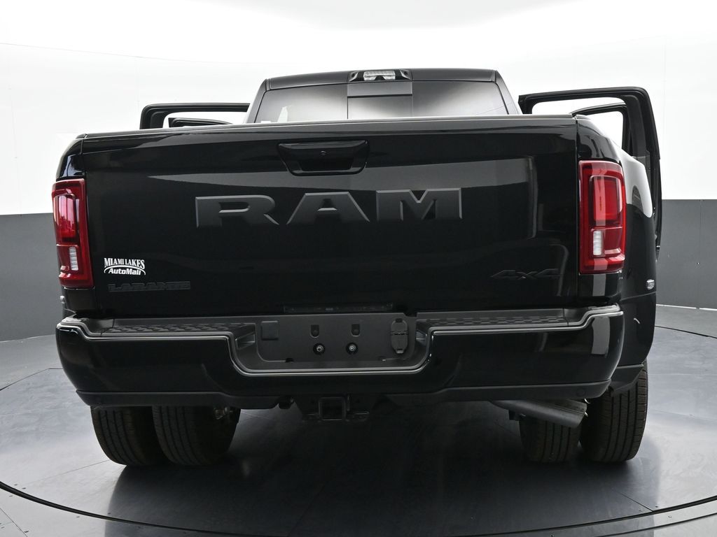 New 2026 Diamond Black Crystal Pearlcoat Ram Laramie image 74