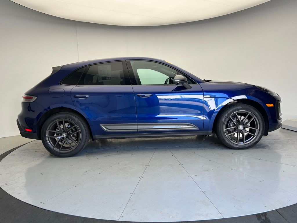 Thumbnail: 2023 Porsche Macan - 23