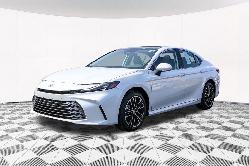 2025 Toyota Camry XLE 13