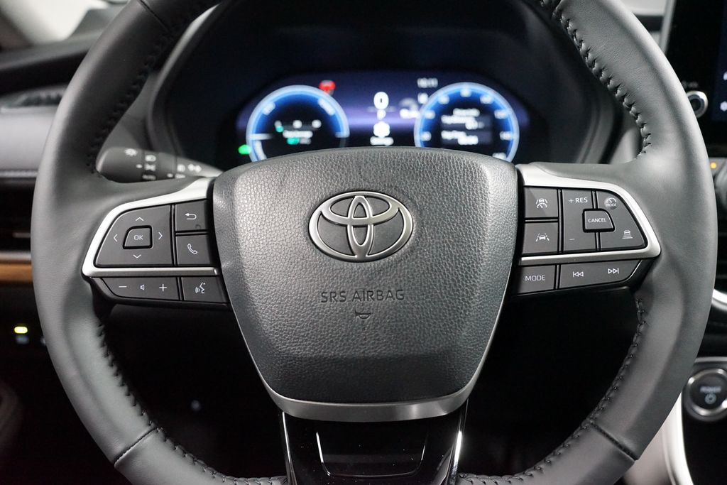 Thumbnail: 2026 Toyota Grand Highlander - 12