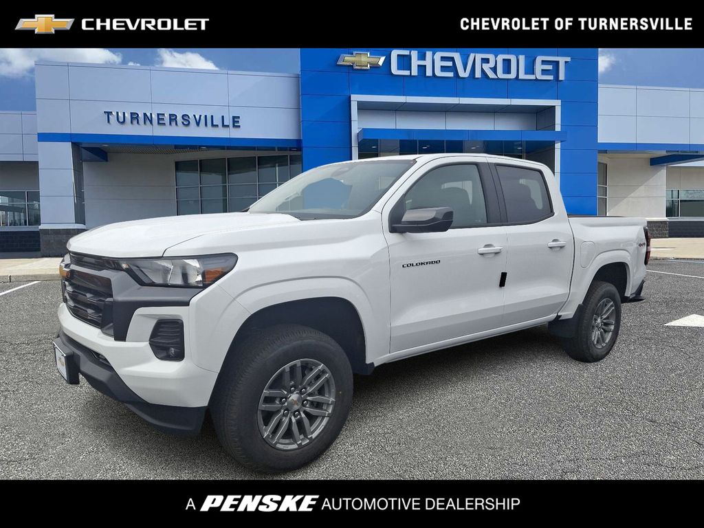 2024 Chevrolet Colorado LT Hero Image