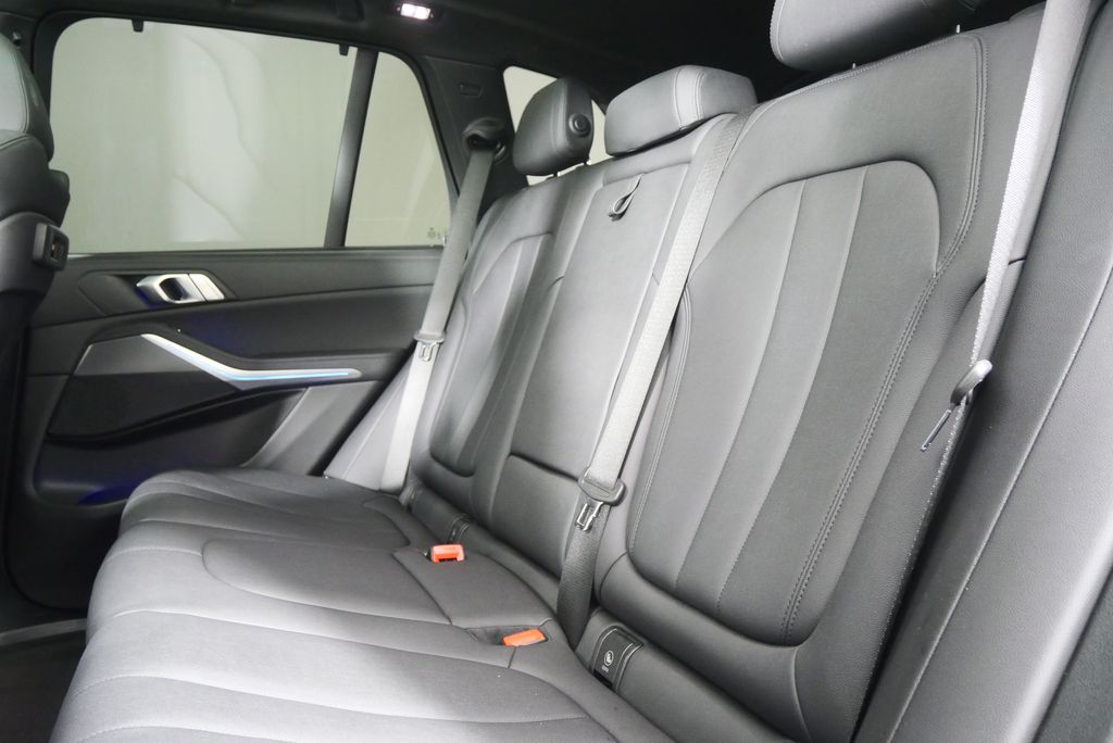 Thumbnail: 2022 BMW X5 - 15