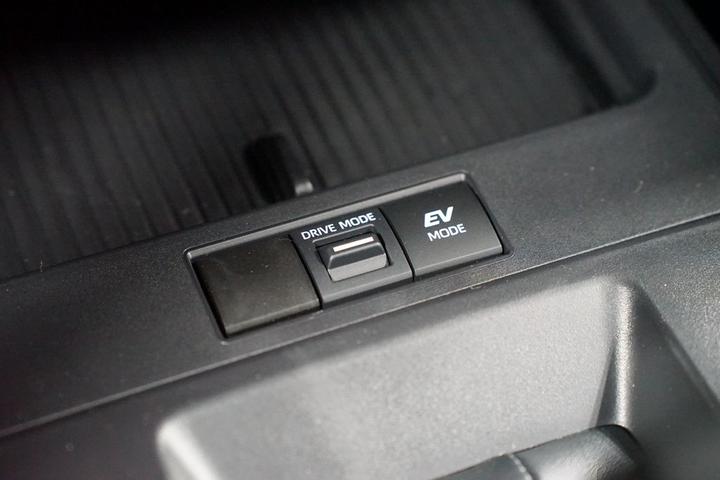 Thumbnail: 2026 Toyota Corolla Cross - 21