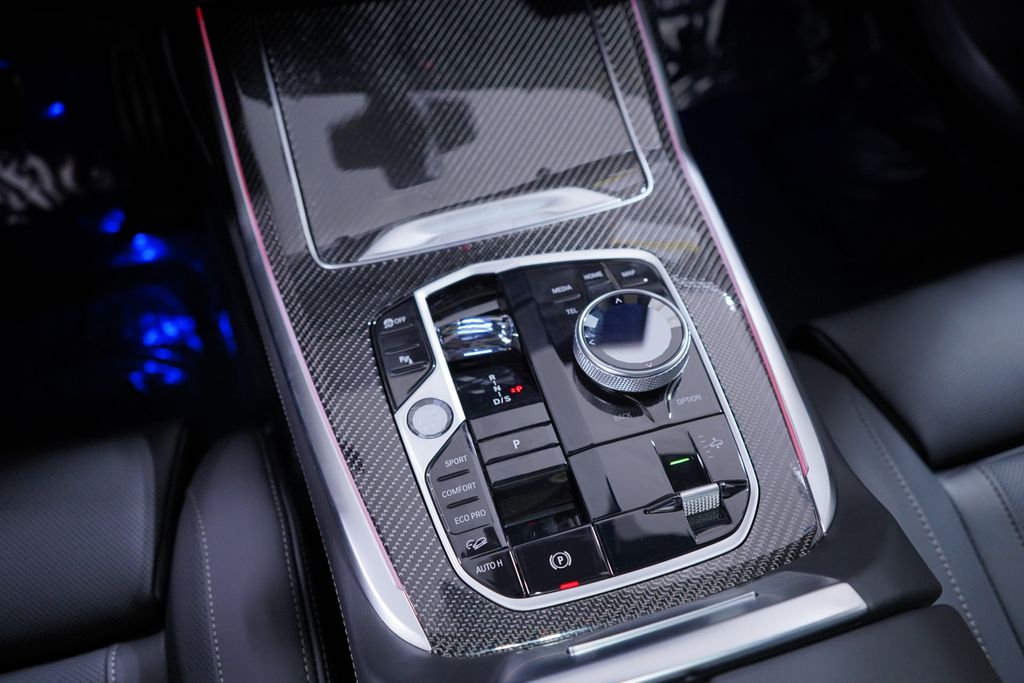 Thumbnail: 2027 BMW X7 - 13