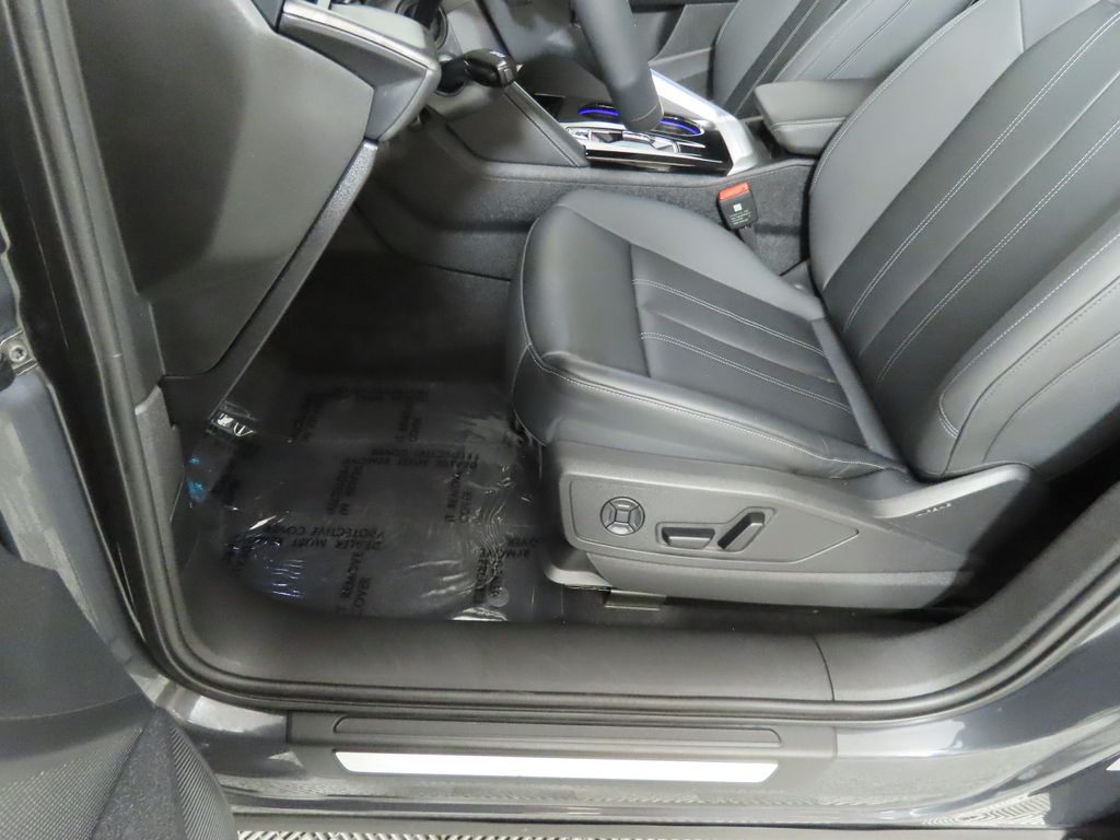 Thumbnail: 2025 Audi Q5 - 32