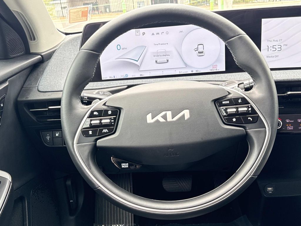 Used 2024 Gray Kia Light image 12