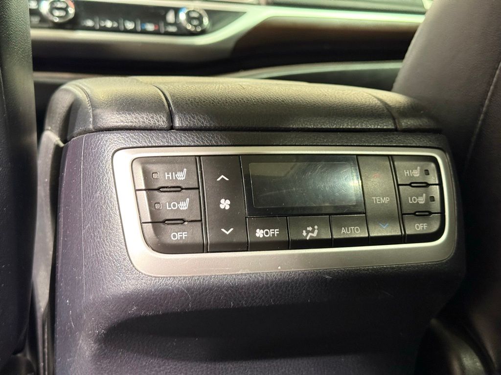 Thumbnail: 2016 Toyota Highlander - 22