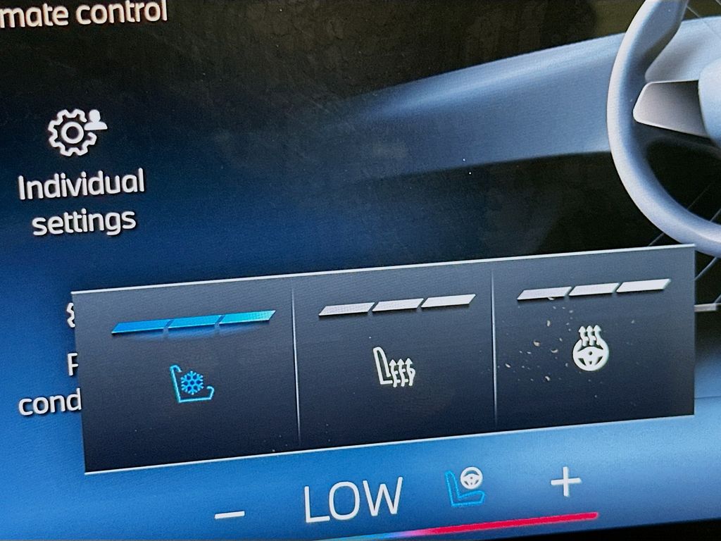 Thumbnail: 2023 BMW 7 Series - 21