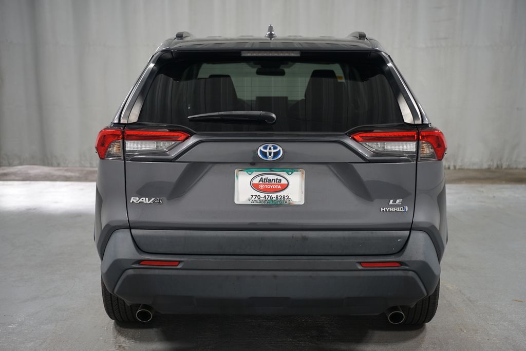 2021 Toyota RAV4 LE 7