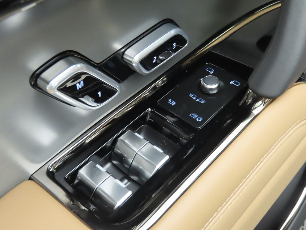 2025 Land Rover Range Rover Sport SE 25