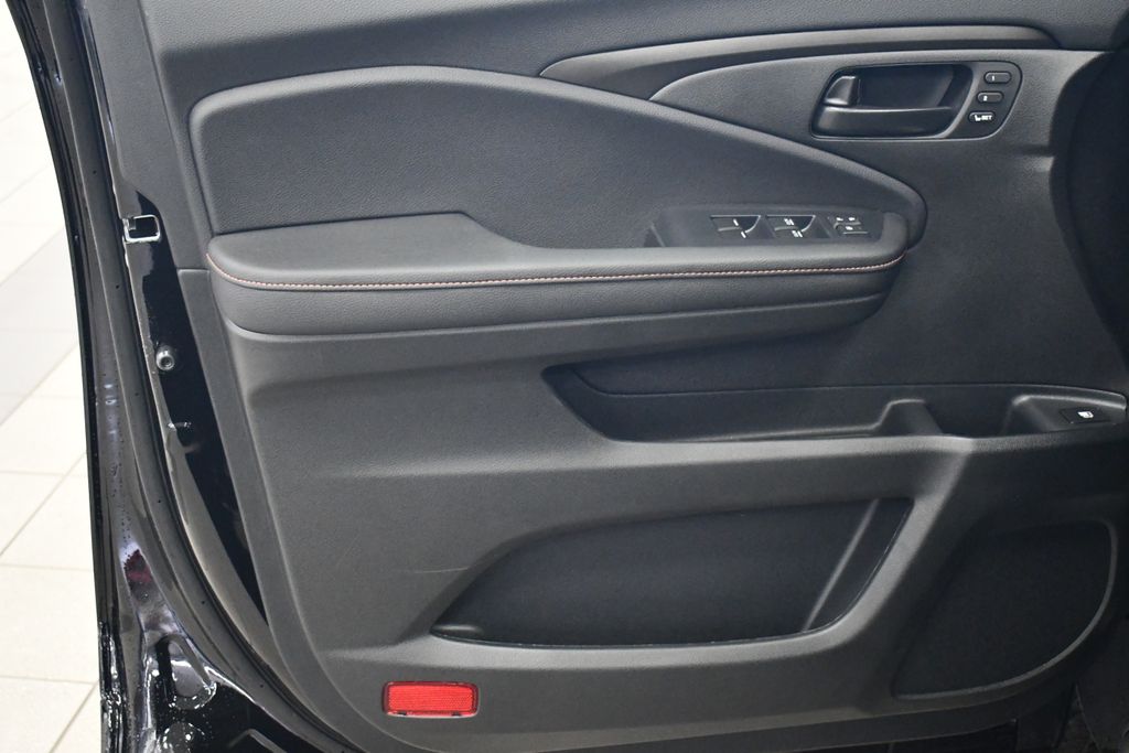 Thumbnail: 2026 Honda Ridgeline - 8