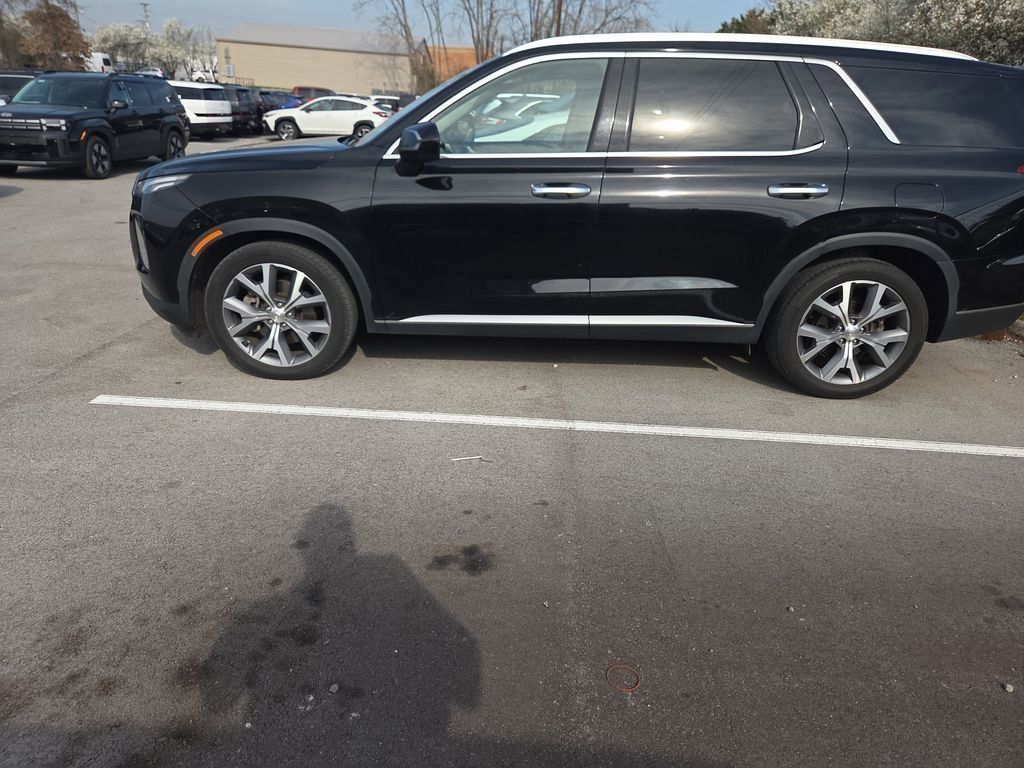 View vehicle photo 7