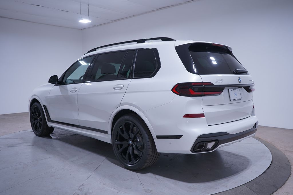 2025 BMW X7 xDrive40i 3