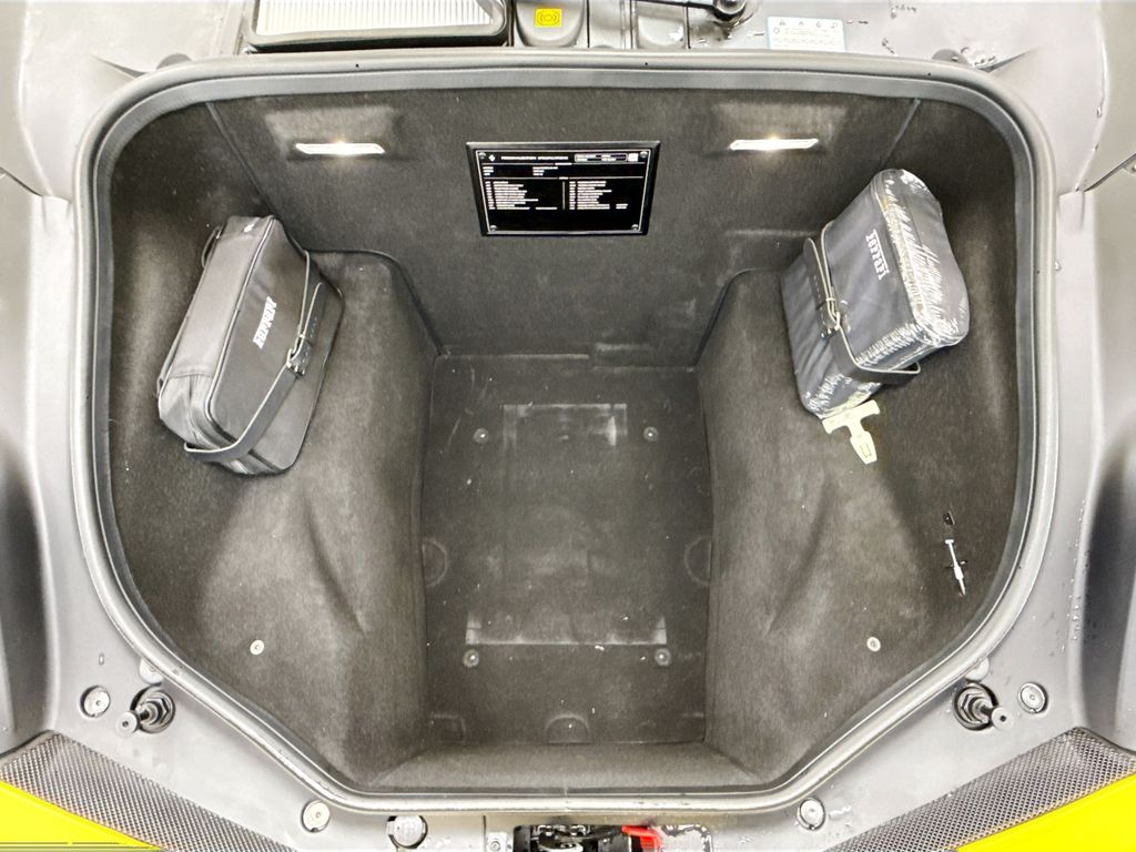 Thumbnail: 2017 Ferrari 488 - 31