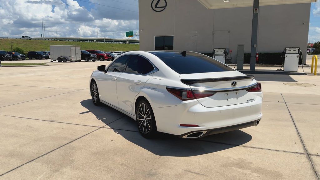 Thumbnail: 2023 Lexus ES - 7