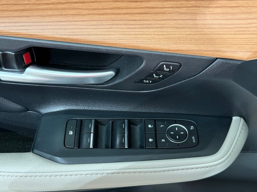 Thumbnail: 2024 Toyota Grand Highlander - 16