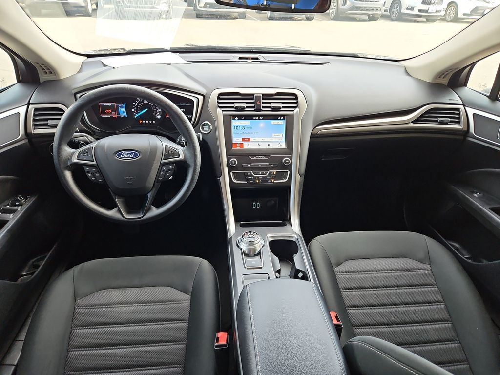 2019 Ford Fusion SE - 8