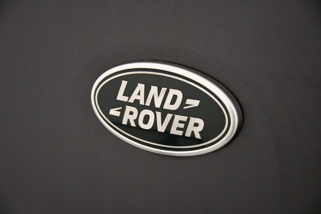 2023 Land Rover Range Rover SE 9