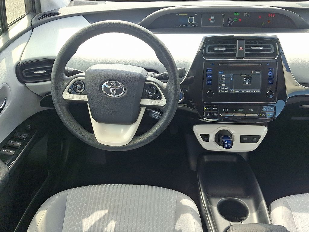 Thumbnail: 2017 Toyota Prius - 12