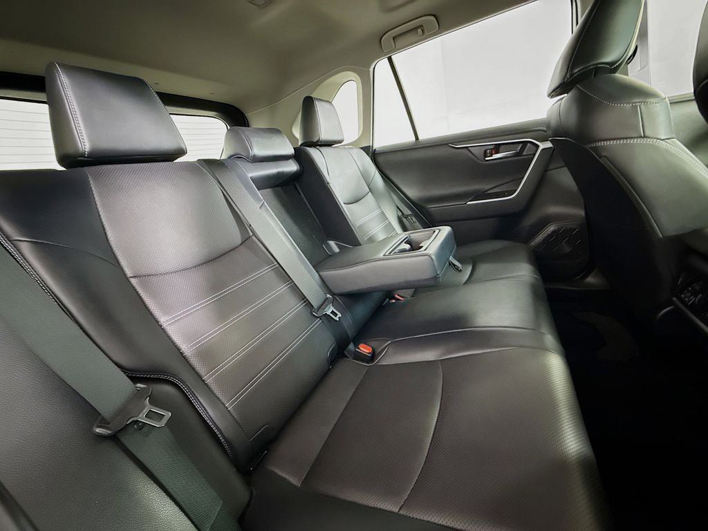 Thumbnail: 2021 Toyota RAV4 - 28