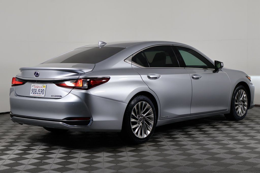Thumbnail: 2022 Lexus ES - 4