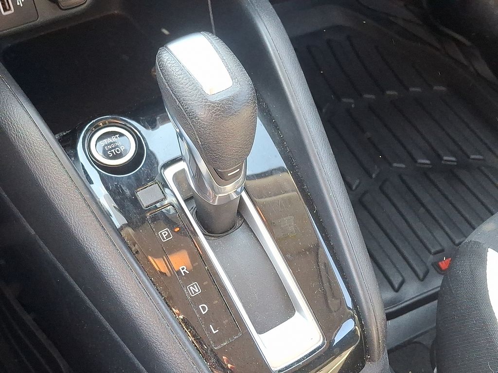 2020 Nissan Versa 1.6 SV 15