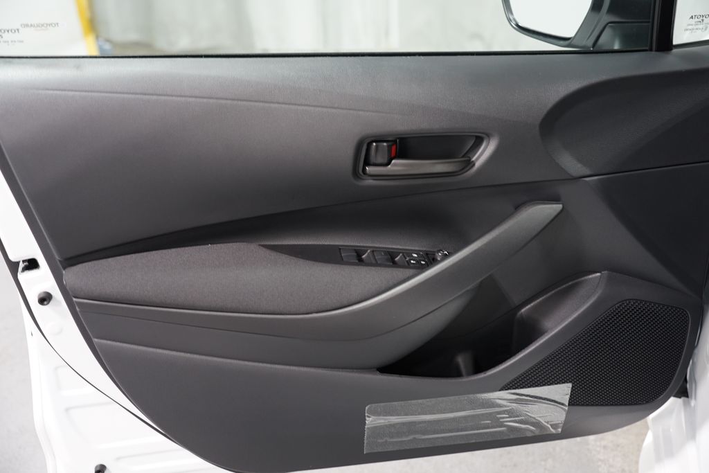 2025 Toyota Corolla LE 27