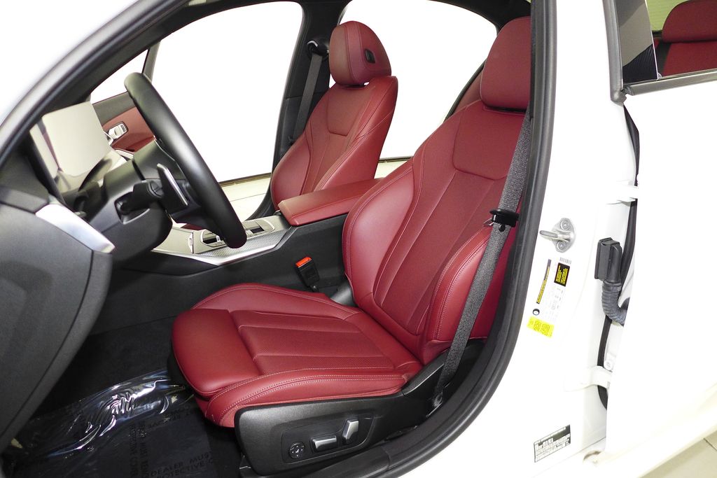 Thumbnail: 2023 BMW 3 Series - 22