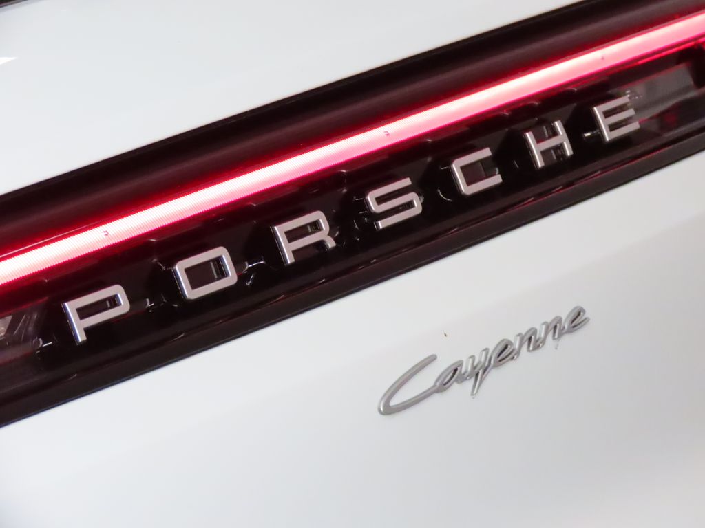 Thumbnail: 2026 Porsche Cayenne - 12