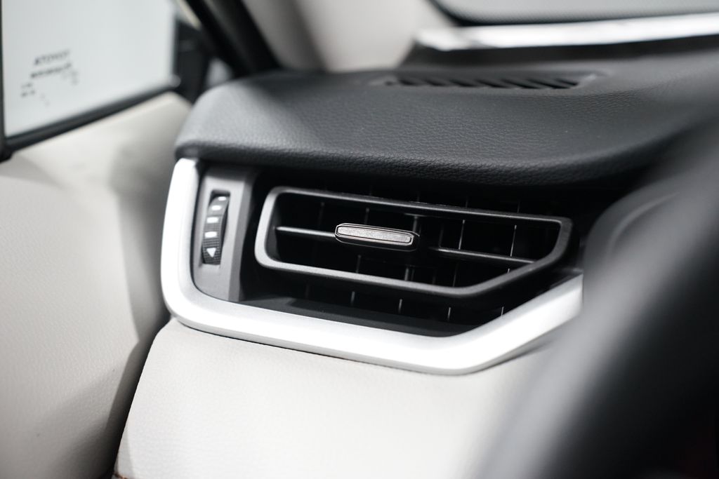 Thumbnail: 2025 Toyota RAV4 - 25