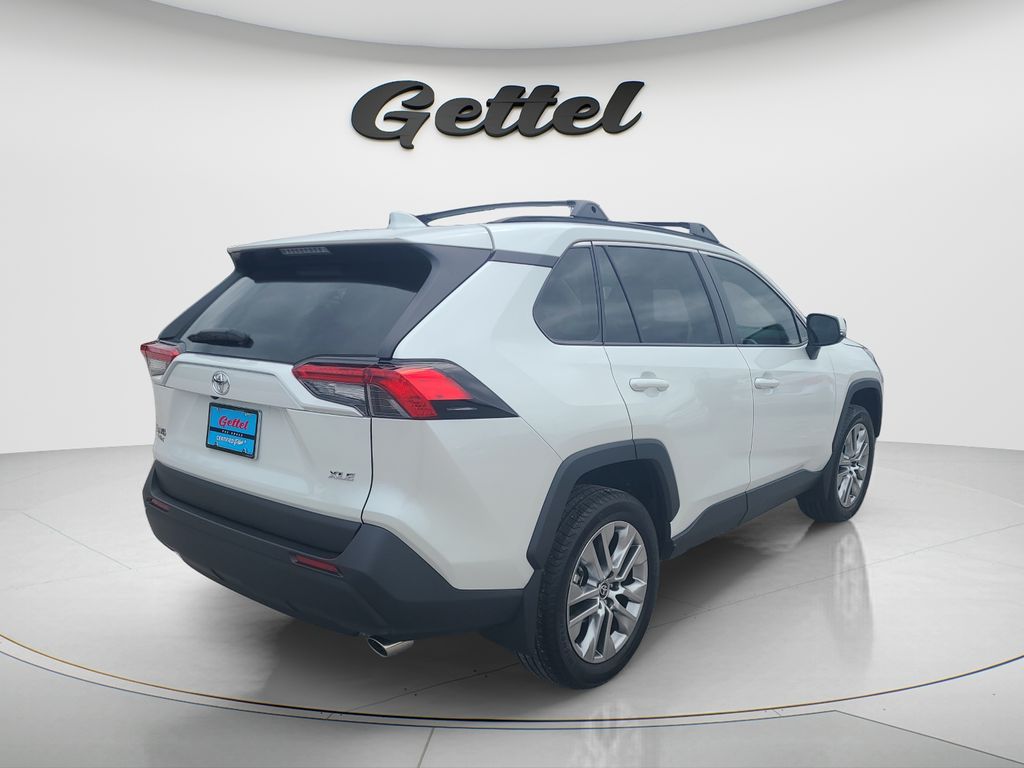 Certified Used 2025 Beige Toyota XLE Premium image 5