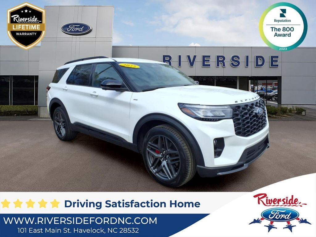 White Metallic 2025 Ford Explorer SUV / Crossover All-Wheel Drive Automatic