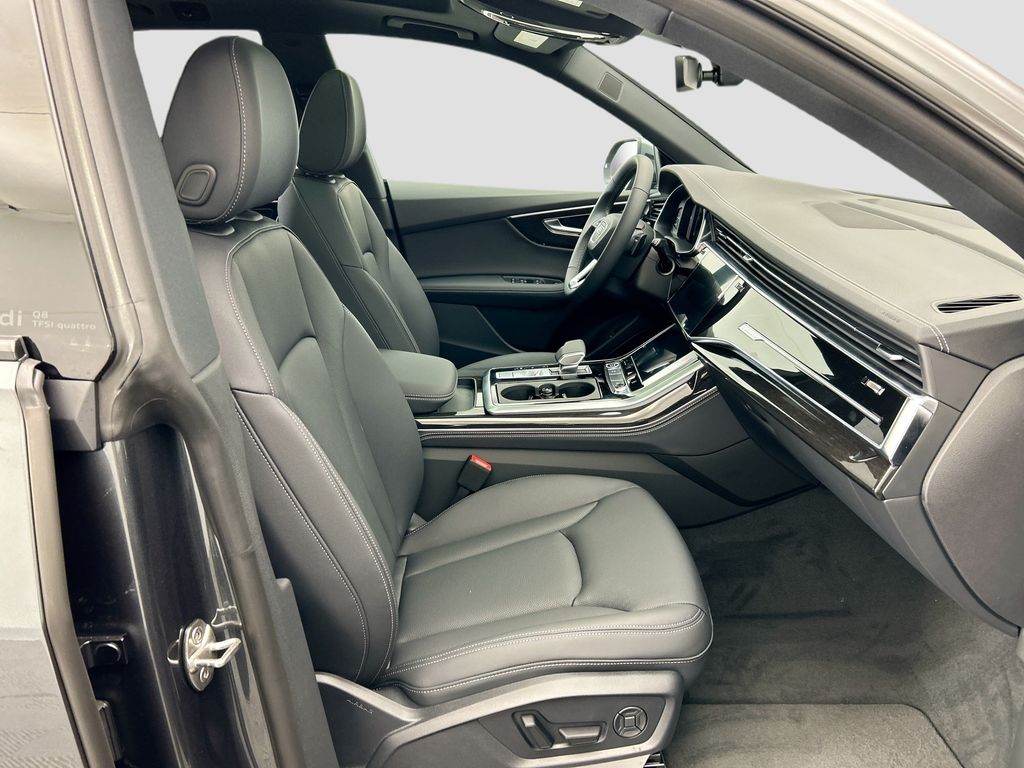 Thumbnail: 2026 Audi Q8 - 19