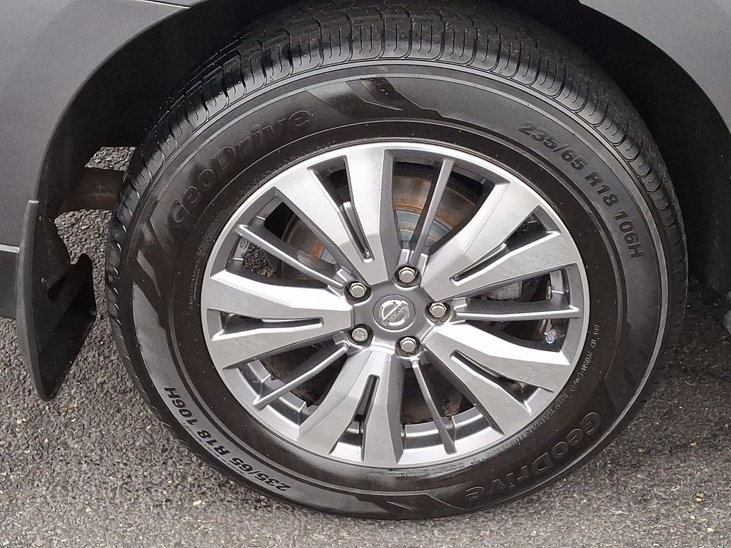 Thumbnail: 2020 Nissan Pathfinder - 8