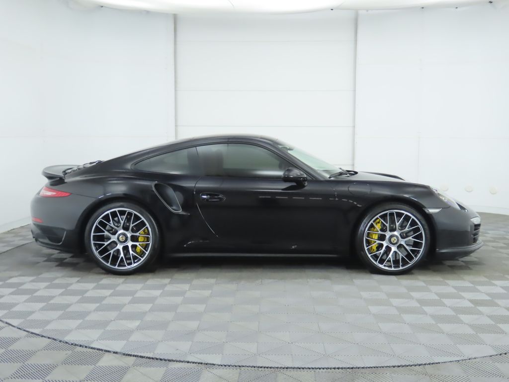 Thumbnail: 2016 Porsche 911 - 4