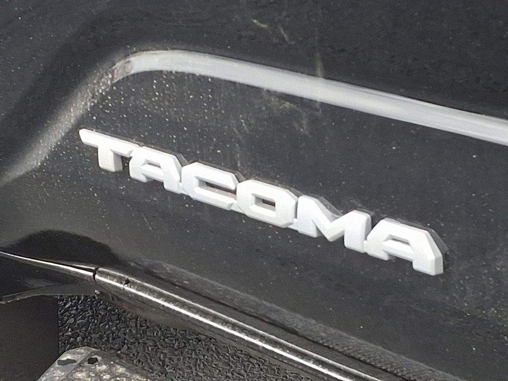 2024 Toyota Tacoma TRD Off-Road 6