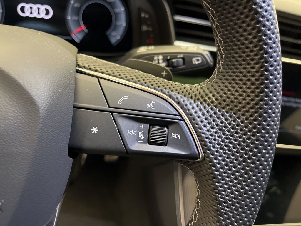 Thumbnail: 2024 Audi SQ8 - 15