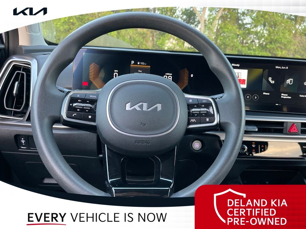 2024 Kia Sorento LX - Photo 23