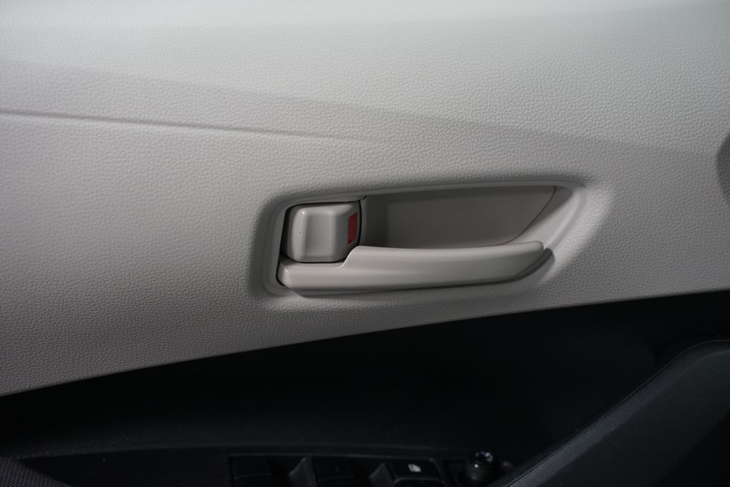 Thumbnail: 2023 Toyota Corolla - 31