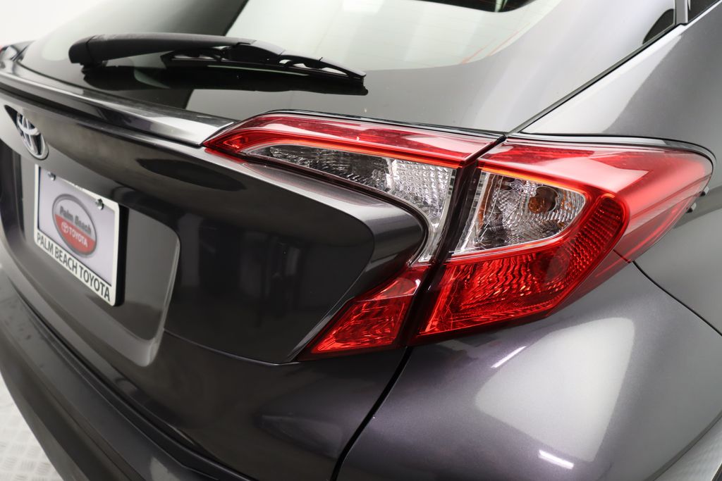 2020 Toyota C-HR LE 9