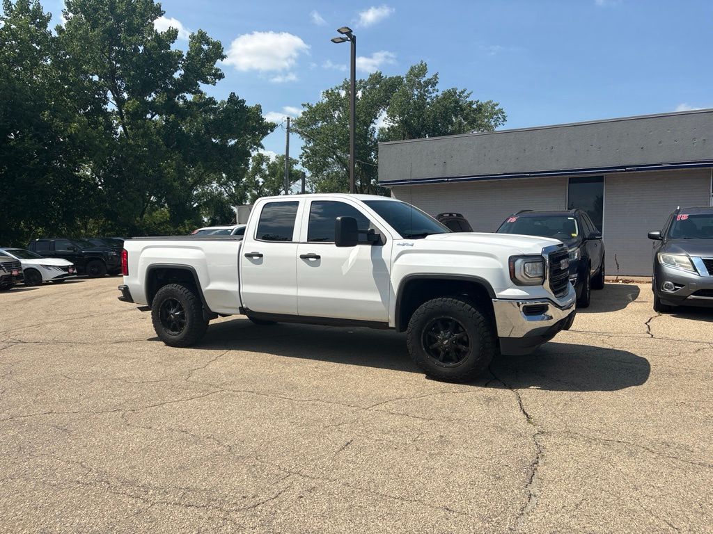 Summit White 2017 GMC Sierra 1500 Pickup Truck Four-Wheel Drive 6-Speed Automatic Overdrive