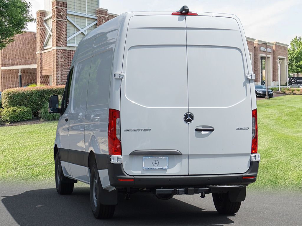 Thumbnail: 2025 Mercedes-Benz Sprinter - 7